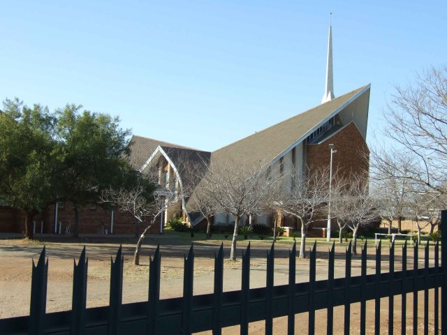 NW-POTCHEFSTROOM-Potchefstroom-Oos-Nederduitse-Gereformeerde-Kerk_01